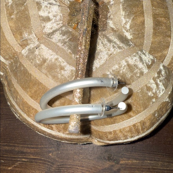 🆕🌿🤍SILVER 50mm Metal Bold Hoop Earrings - Picture 4 of 9